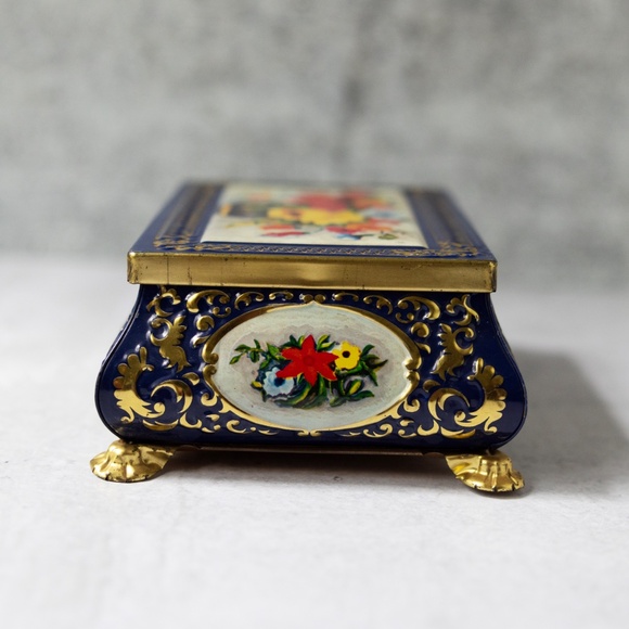 Vintage German Fricke & Nacke hinged metal footed tin blue gold floral feet - Picture 7 of 9